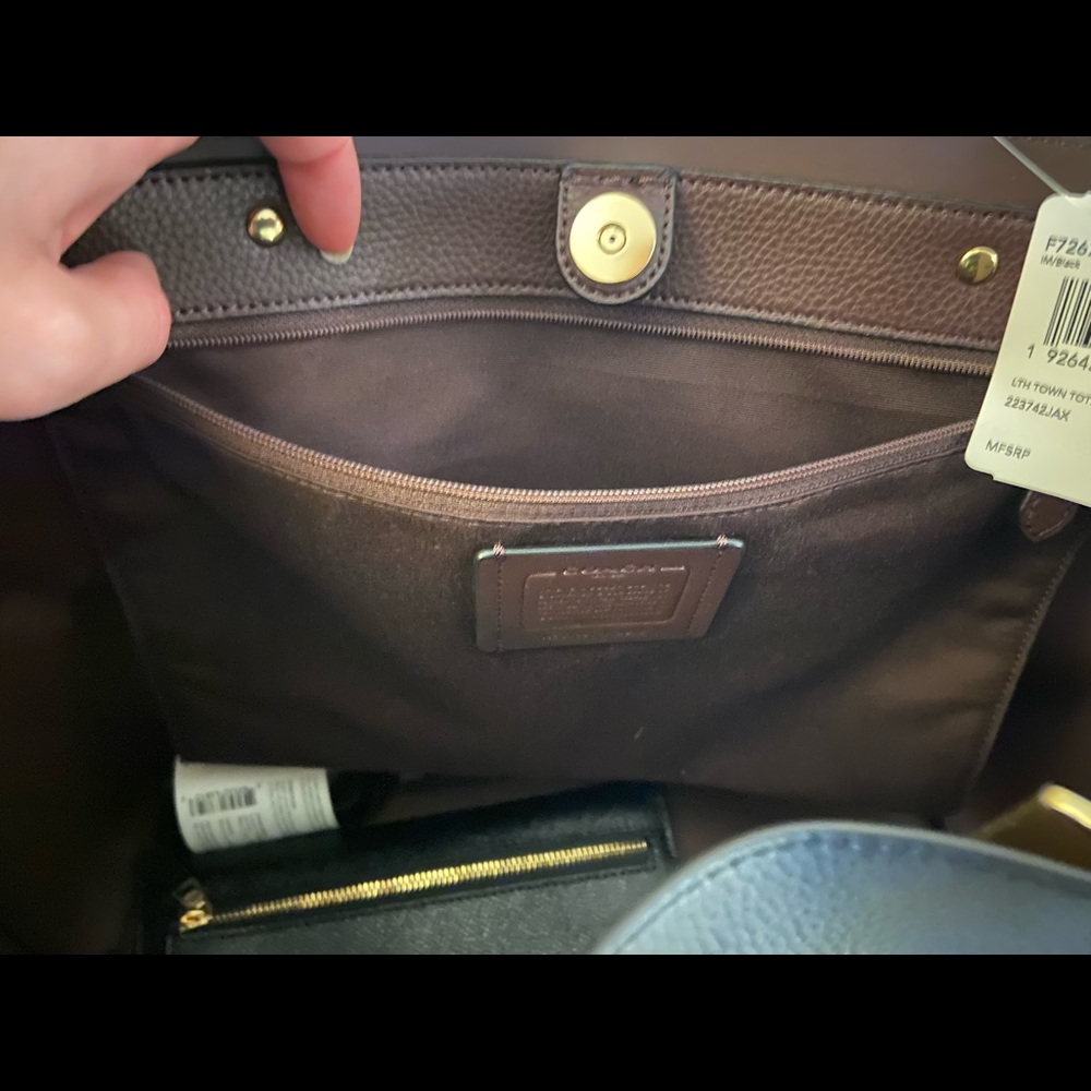Coach Set-tote wallet and cleaner - Picture 8 of 15
